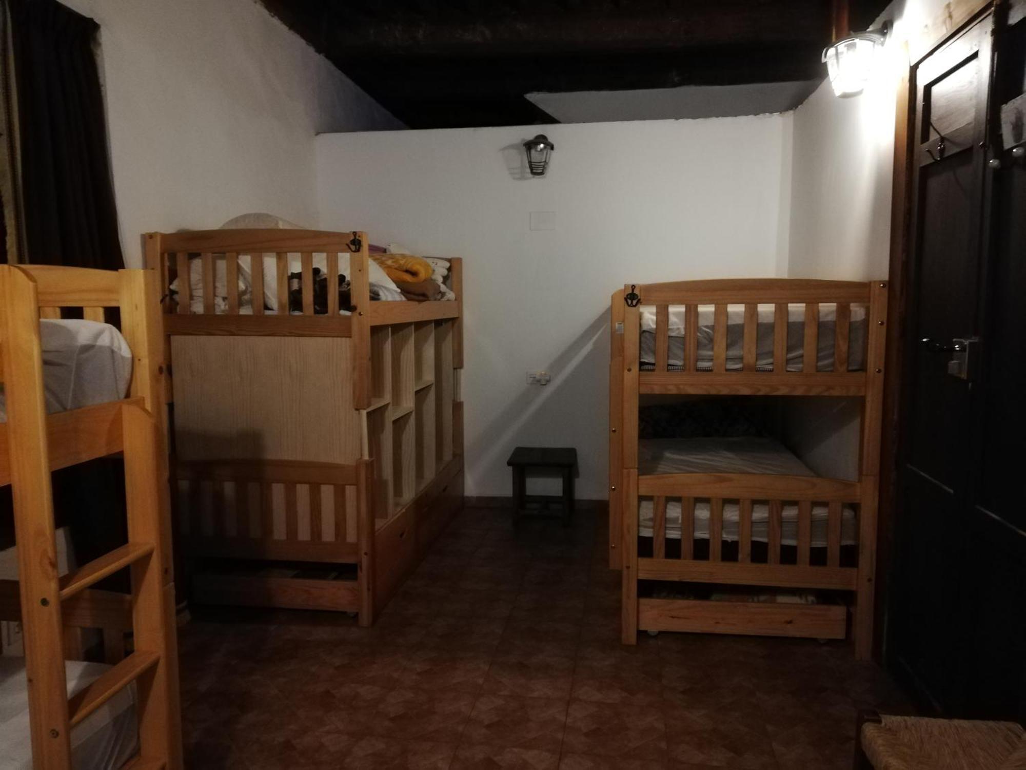 La Casona De La Luz Hostel Гуадикс Стая снимка