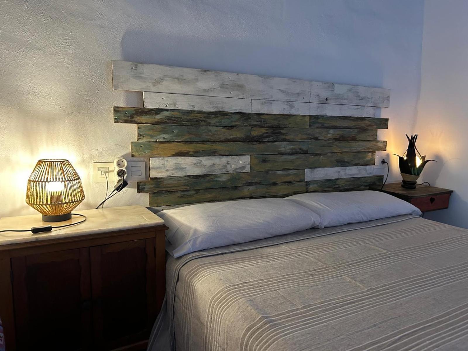 La Casona De La Luz Hostel Гуадикс Стая снимка
